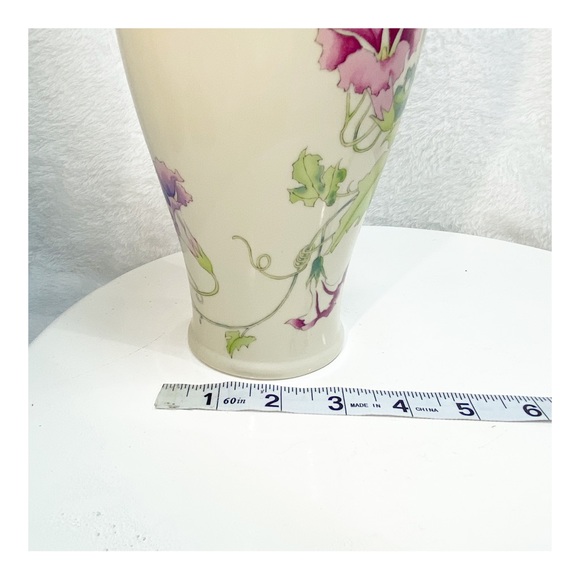 Japan Toyo Morning Glory 8.5” Pink Purple Green Vase Designed by Magie - Picture 9 of 15